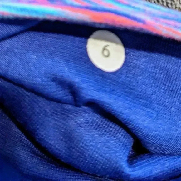 LULULEMON GROOVE CROP BLACK + PINK PURPLE SIZE 6 GYM YOGA PANTS REVERSIBLE - Picture 5 of 7